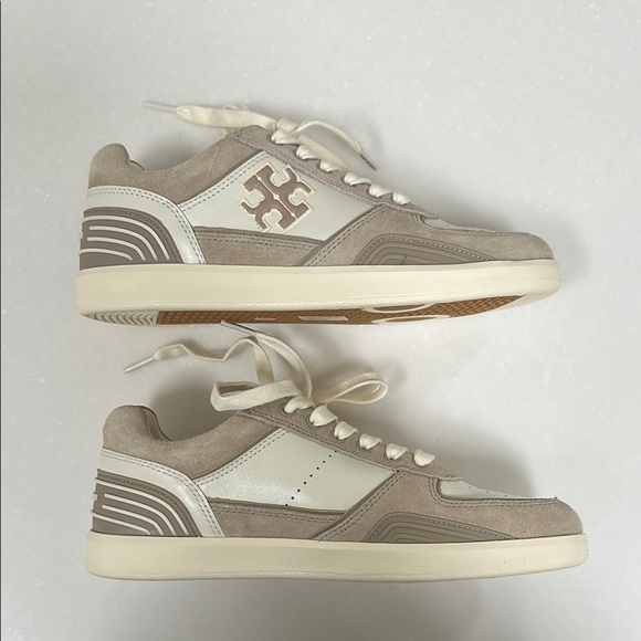 Tory Burch Clover Court Cream and Tan Sneakers - Picture 4 of 9